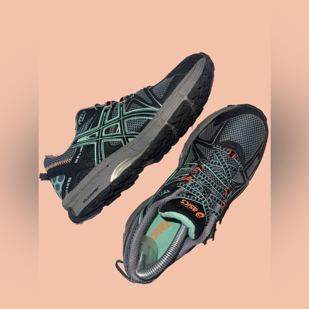 Women’s ASICS GEL KAHANA 8 - size 7
